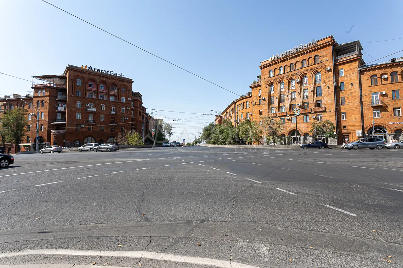 3 bedroom apartment for sale Mashtots Ave, Center Yerevan, 157494