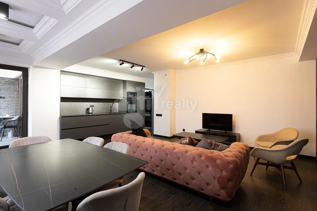 3 bedroom apartment for rent Saryan St, Center Yerevan, 159617