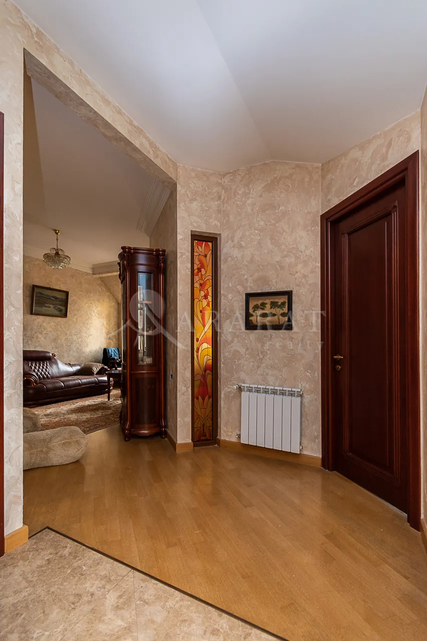 House for sale خیابان مامیکونیانتس, عربگیر ایروان, 161986