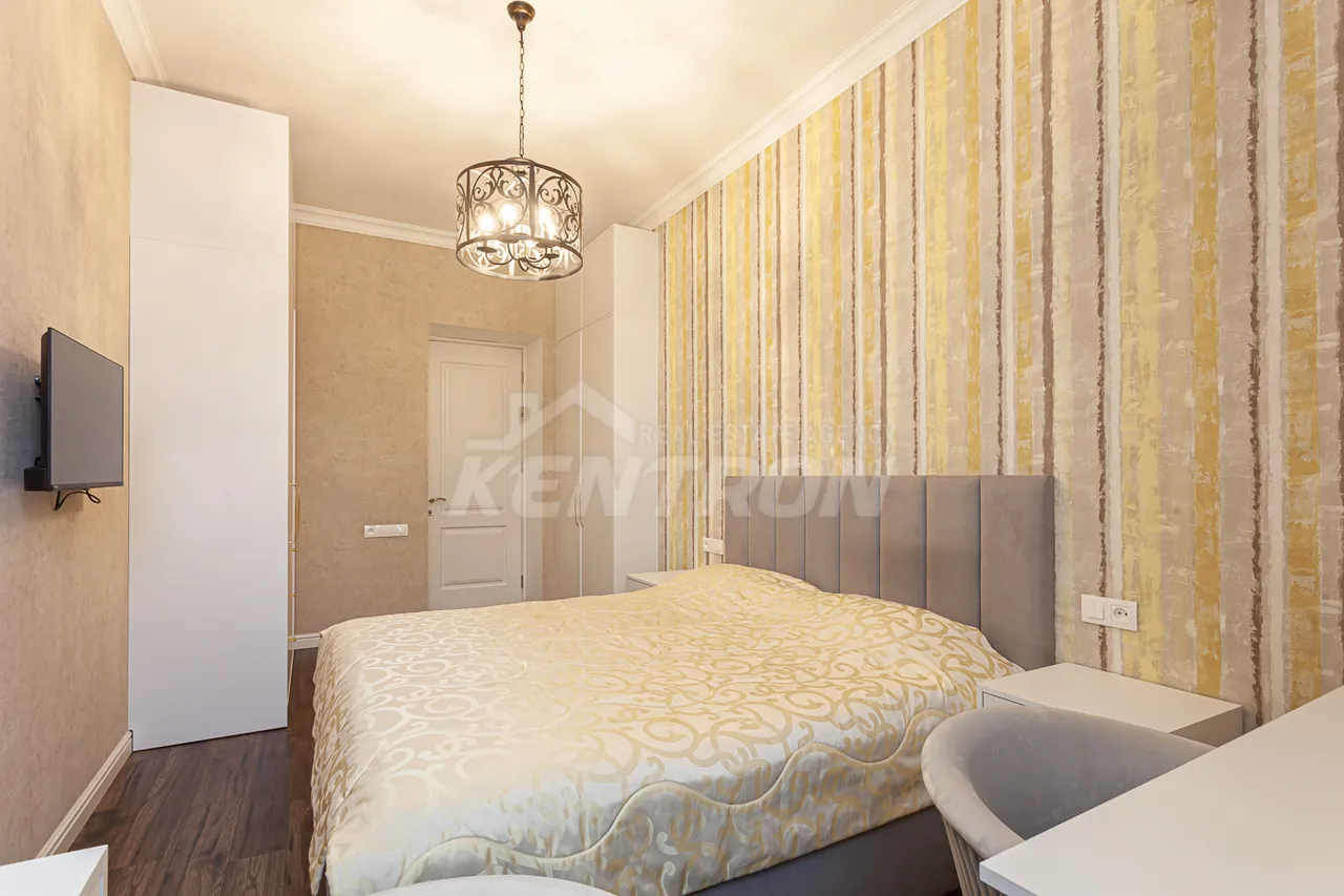 3 bedroom apartment for sale Mashtots Ave, Center Yerevan, 157544