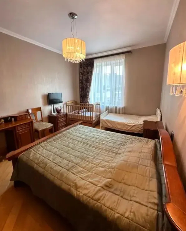 4 bedroom apartment for sale Abovyan St, Center Yerevan, 161230