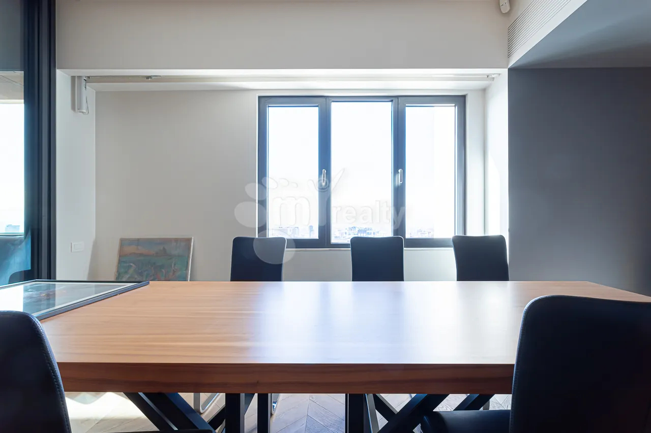 4 սենյականոց բնակարան  Պուշկինի փող, Կենտրոն Երևան, 157582