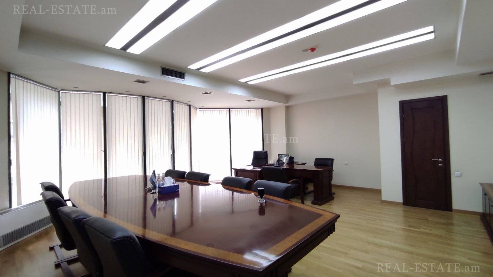 Commercial for sale (خیابان نورترن (شمالی, مرکز شهر ایروان, 108249