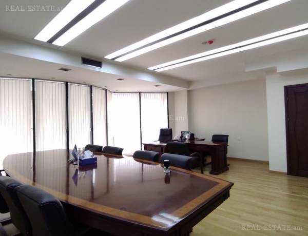 komercion-vacharq-Yerevan-Center