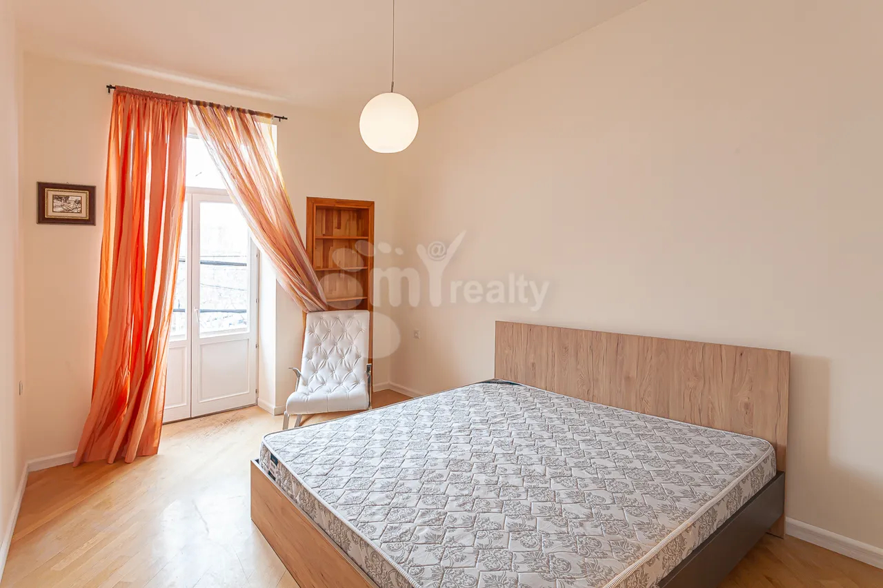 Купить 2 комнатную квартиру Маштоца пр, Центр Ереван, 160208