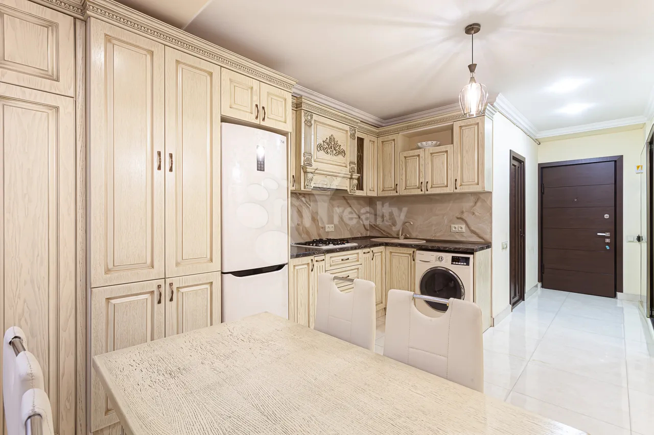 2 bedroom apartment for rent خیابان م. خورِناتسی, مرکز شهر ایروان, 161398