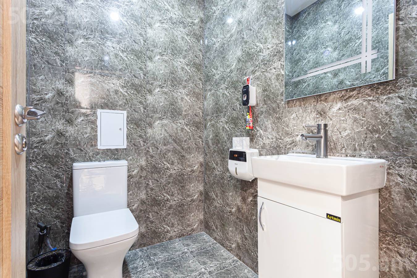 3 սենյականոց բնակարան  Մ․ Մելքոնյան փող, Կենտրոն Երևան, 153610