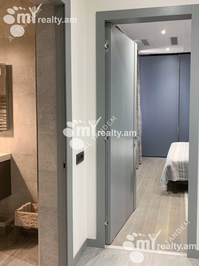 3 bedroom apartment for sale Amiryan St, Center Yerevan, 161202