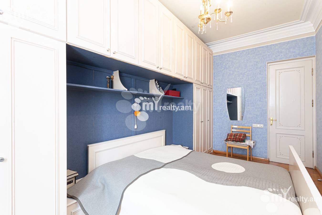 3 bedroom apartment for sale Isahakyan St, Center Yerevan, 154660