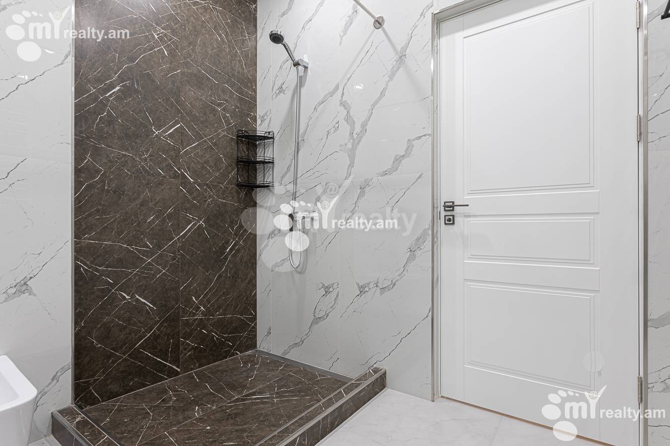 3 bedroom apartment for sale خیابان آخبیور سِروب, عربگیر ایروان, 156383