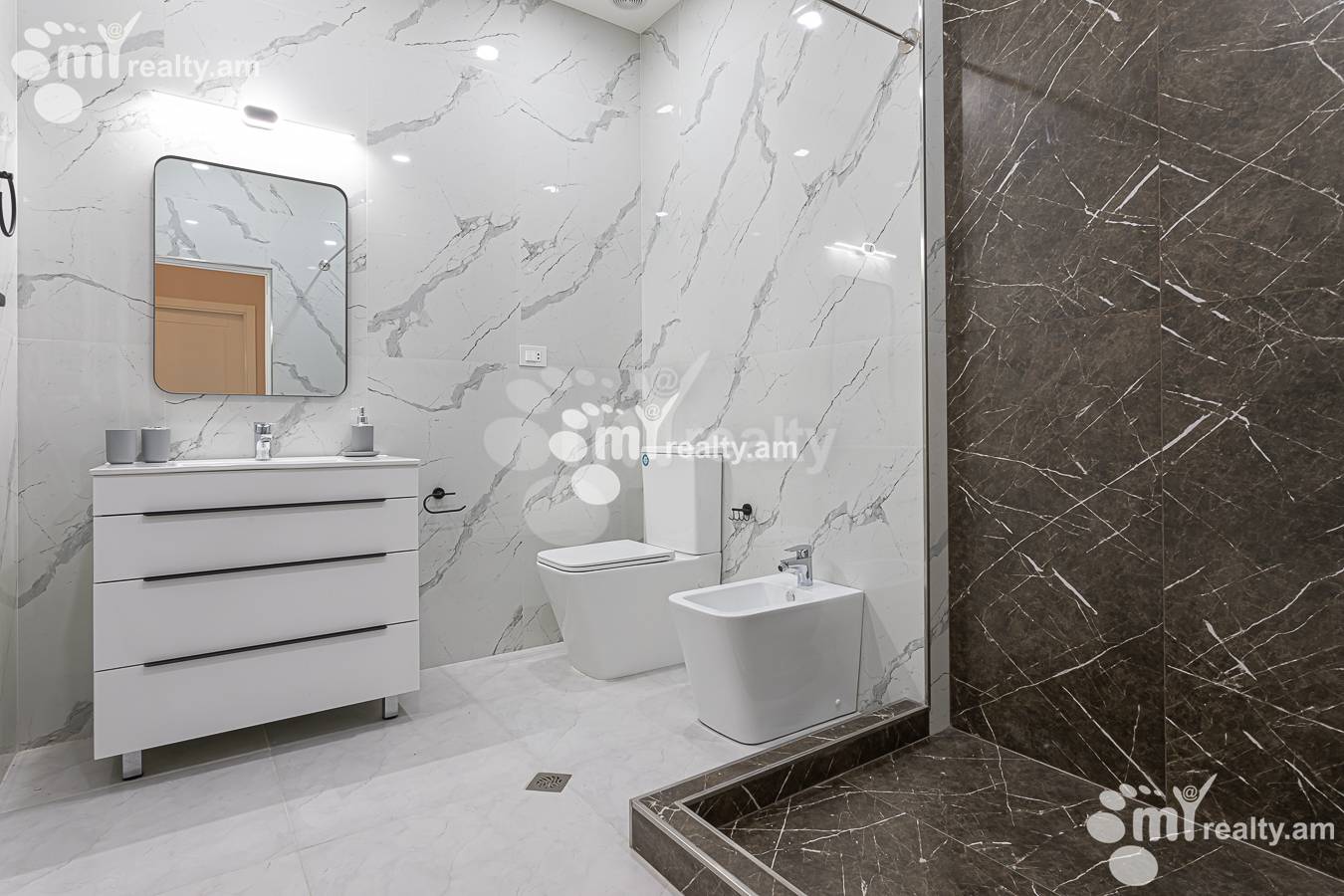 3 bedroom apartment for sale خیابان آخبیور سِروب, عربگیر ایروان, 156383