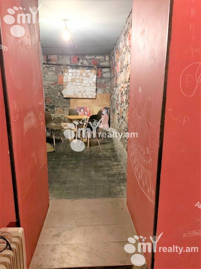 Commercial for sale خیابان موسکوویان, مرکز شهر ایروان, 136030