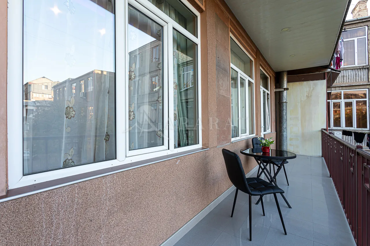 3 սենյականոց բնակարան  Աբովյան փող, Կենտրոն Երևան, 158368