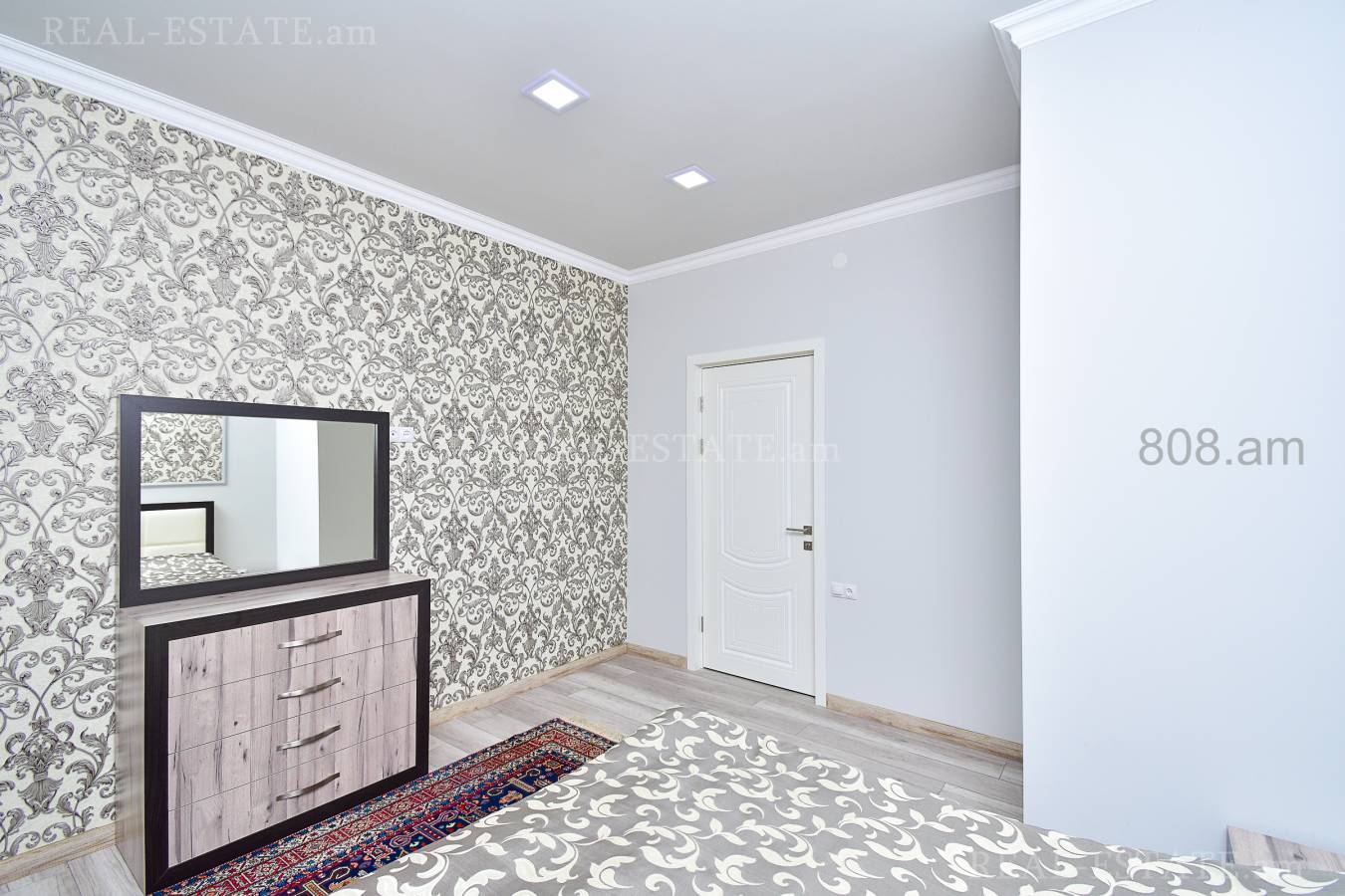 Купить 4 комнатную квартиру Лер. Камсар ул, Центр Ереван, 127317