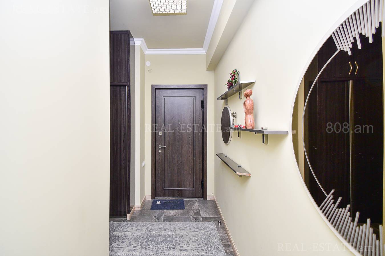 Купить 4 комнатную квартиру Лер. Камсар ул, Центр Ереван, 127317