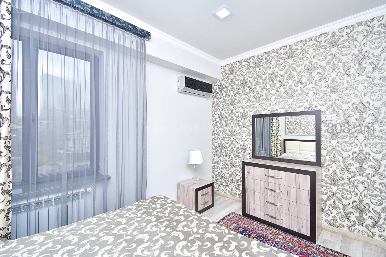 Купить 4 комнатную квартиру Лер. Камсар ул, Центр Ереван, 127317