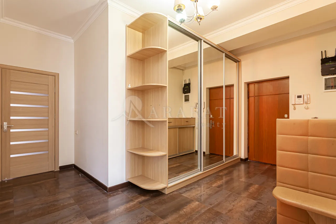 3 bedroom apartment for sale Aram St, Center Yerevan, 157331