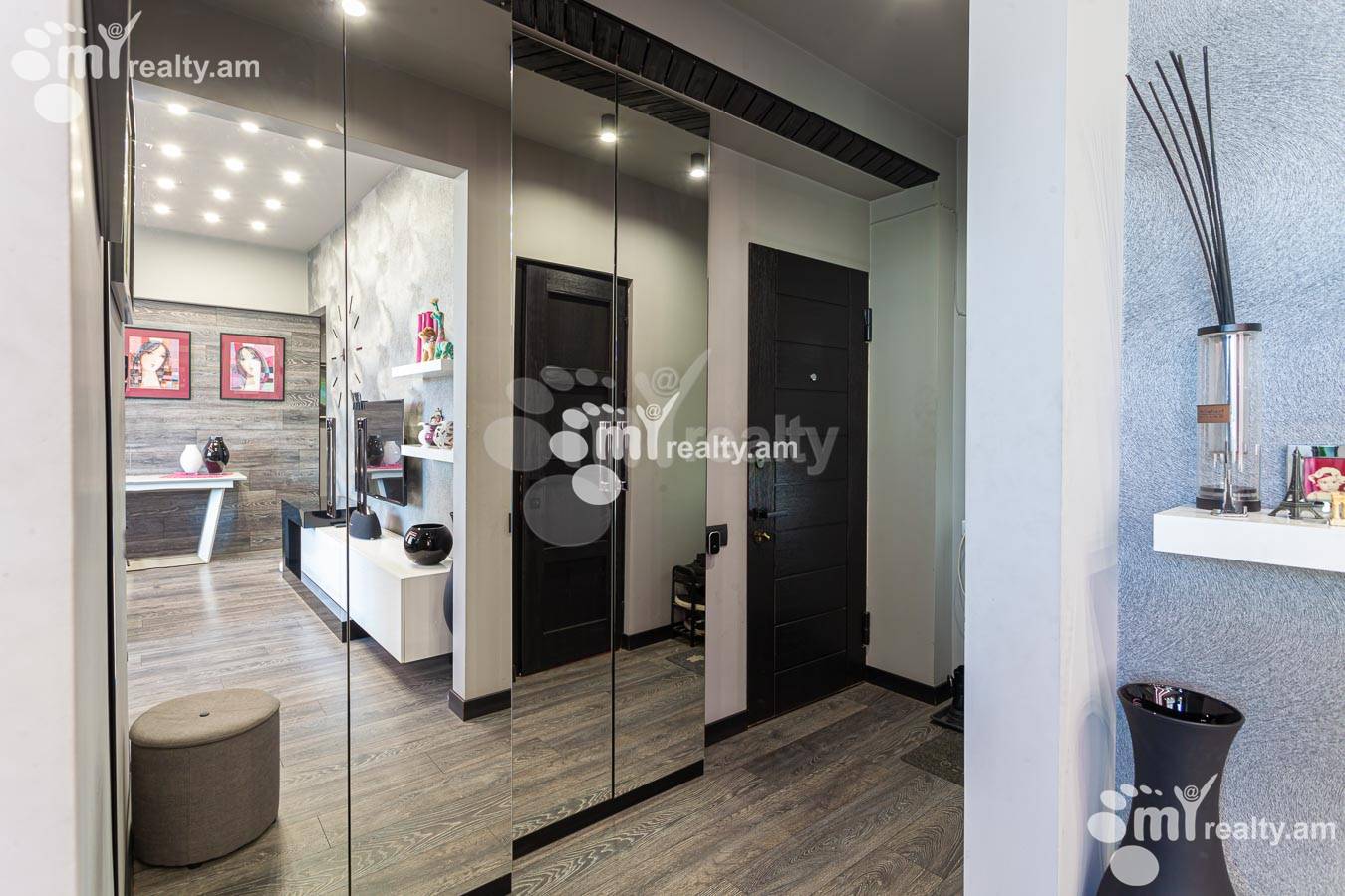 3 սենյականոց բնակարան  Դ. Դեմիրճյան փող, Կենտրոն Երևան, 154852