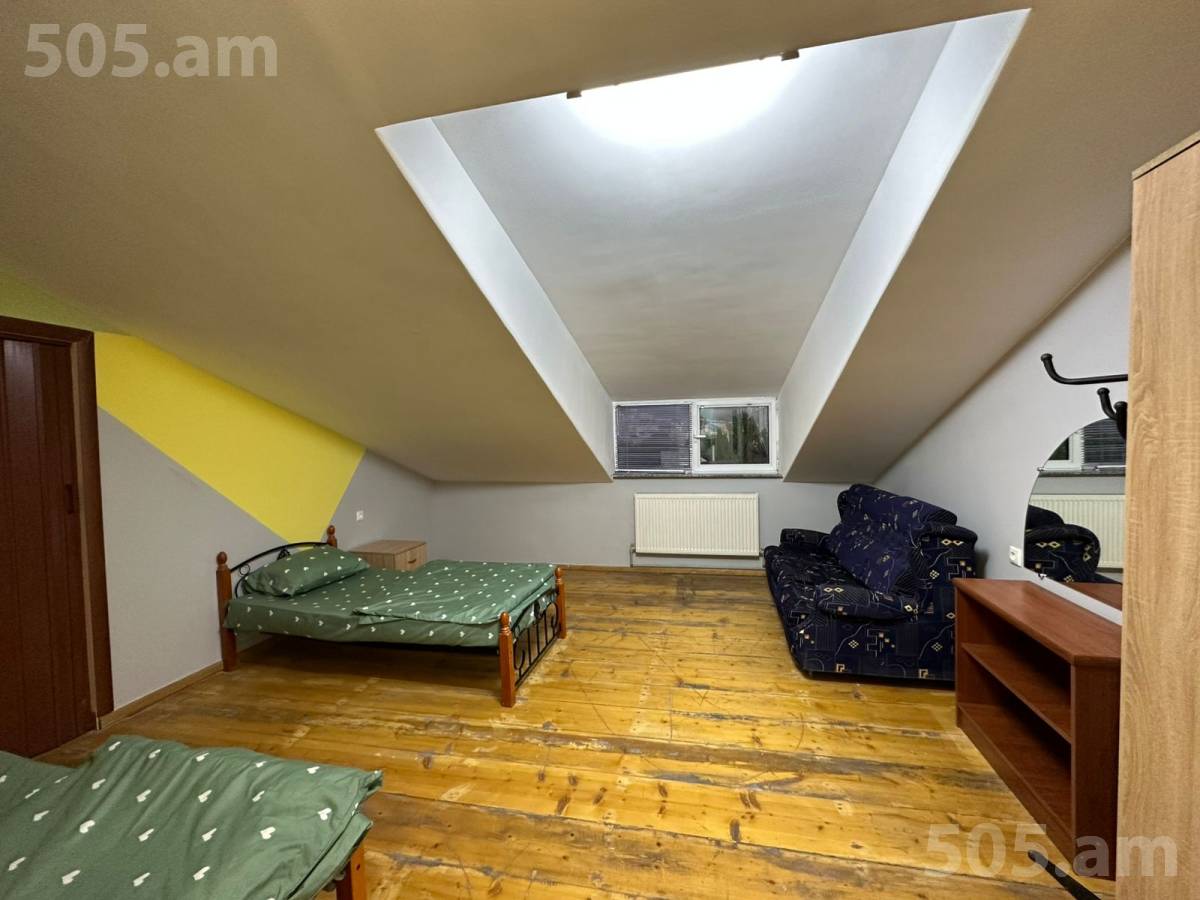 4 սենյականոց բնակարան  Հանրապետության փող, Կենտրոն Երևան, 154152