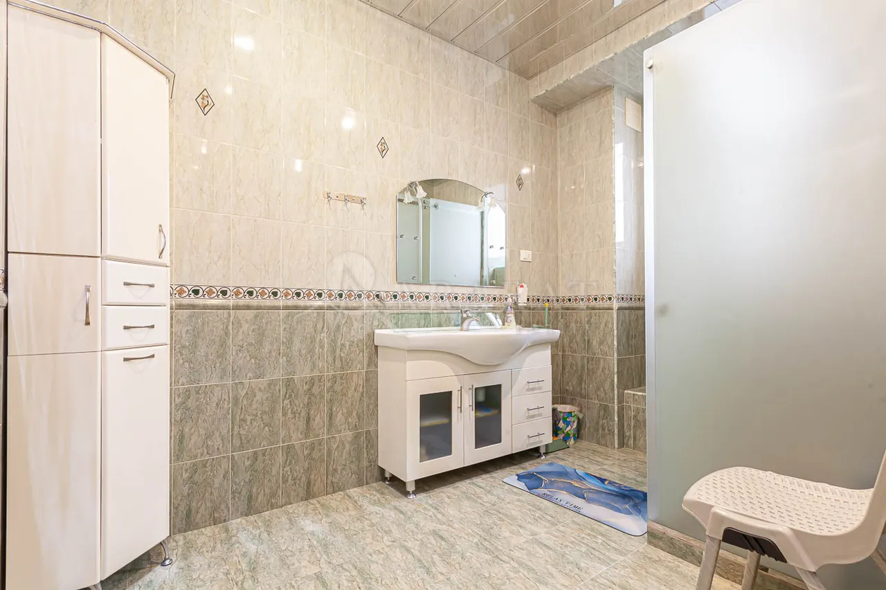 House for sale Pirumyans St, Davtachène Yerevan, 157262