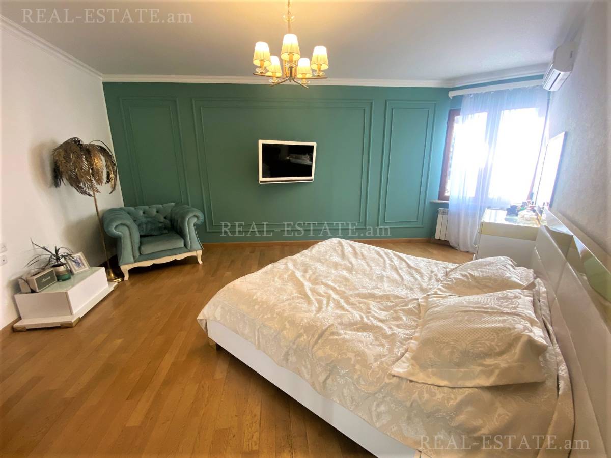 4 bedroom apartment for sale Sayat-Nova Ave, Center Yerevan, 116013