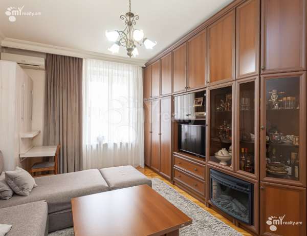 1-senyakanoc-bnakaran-vacharq-Yerevan-Center