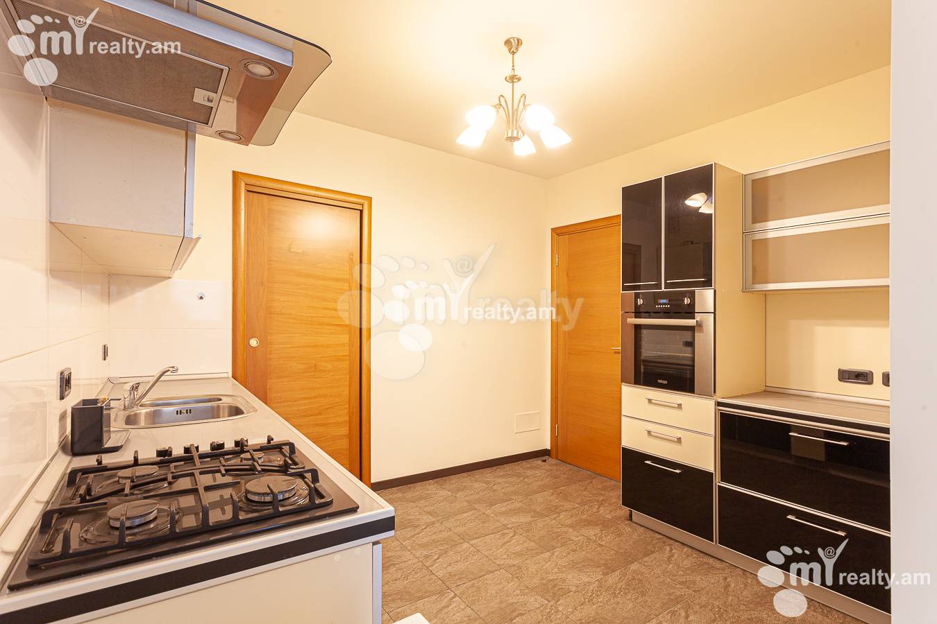 3 bedroom apartment for rent Vazgen Sargsyan St, Center Yerevan, 151317
