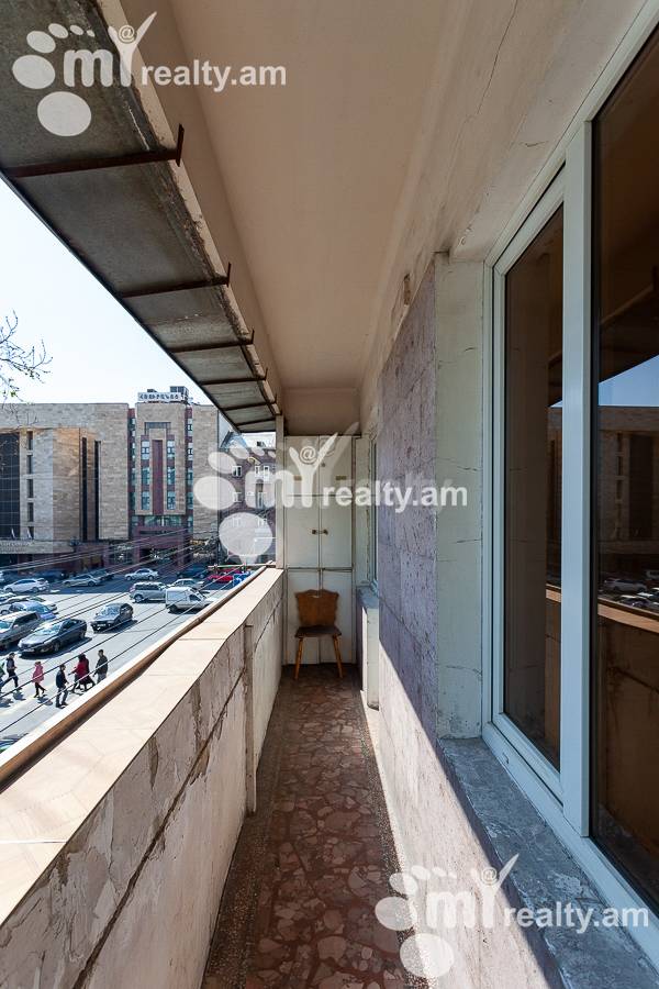 Купить 3 комнатную квартиру Тигран Мец пр, Центр Ереван, 151640