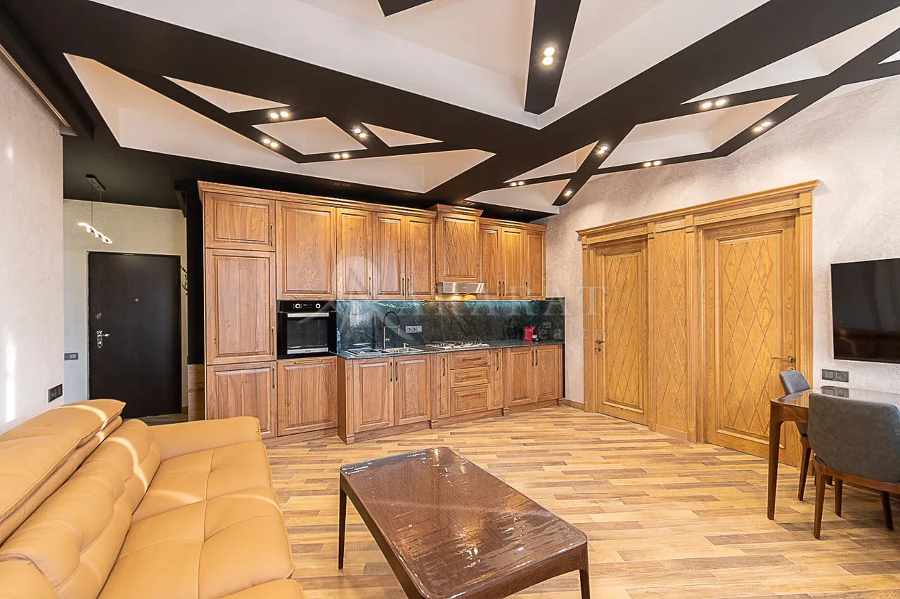 3 սենյականոց բնակարան վարձով Անտառային, Գ.Էմինի փող., Կենտրոն Երևան, 159430