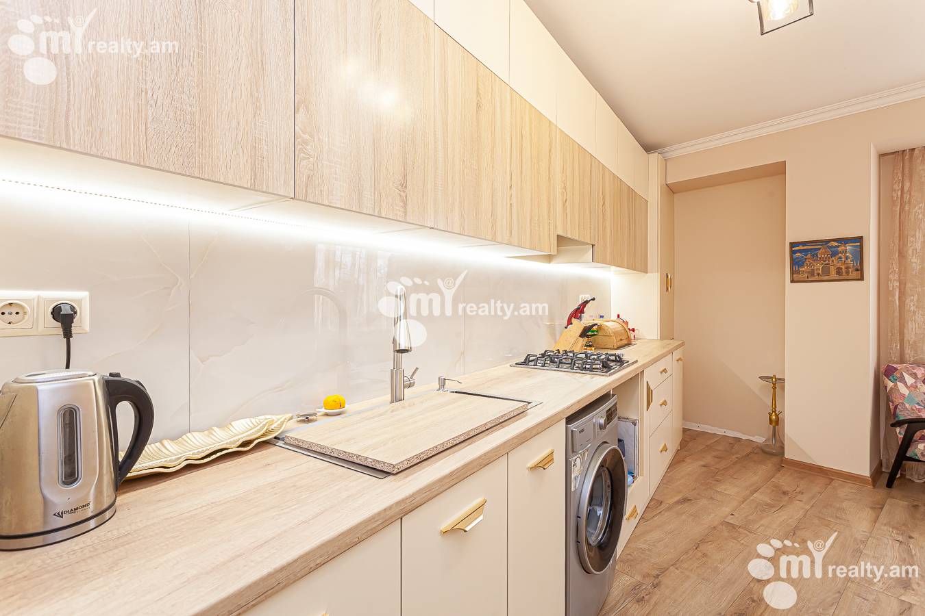 Купить 3 комнатную квартиру Xаxаx Дон ул, Эребуни Ереван, 143806