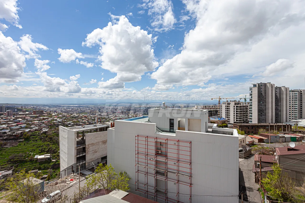 3 bedroom apartment for sale Gogol St, Kanaqer-Zeytun Yerevan, 160412