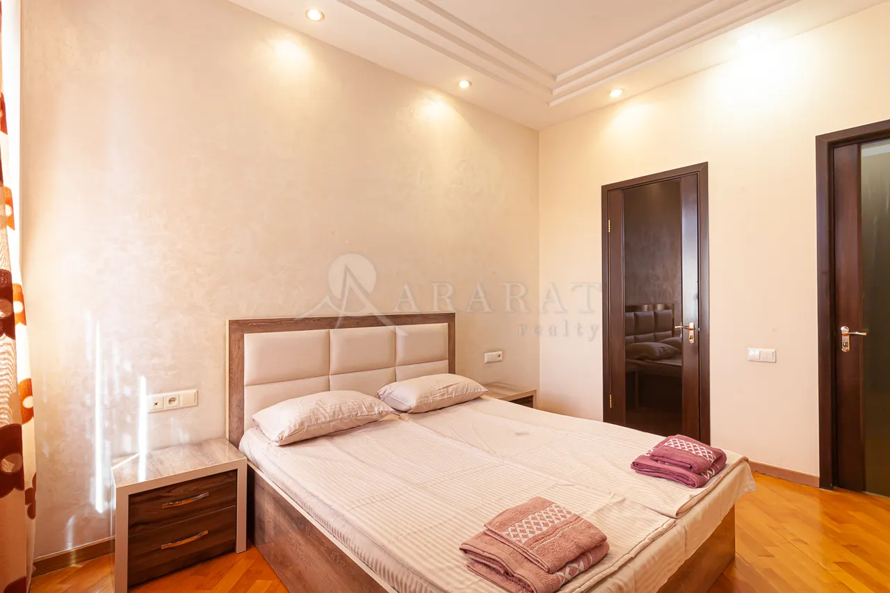 3 bedroom apartment for sale rue d'Amiryan, Center Yerevan, 158288