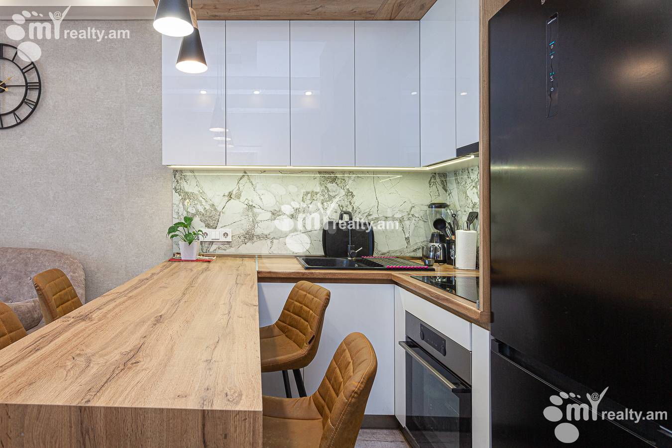 Купить 3 комнатную квартиру Ленинградян, Квартал Ваагни Ереван, 149033