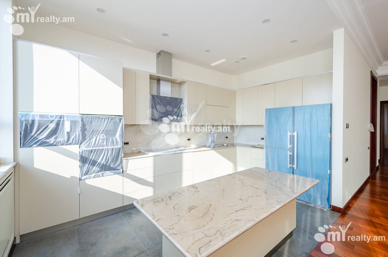 4 bedroom apartment for rent Moskovyan St, Center Yerevan, 153412