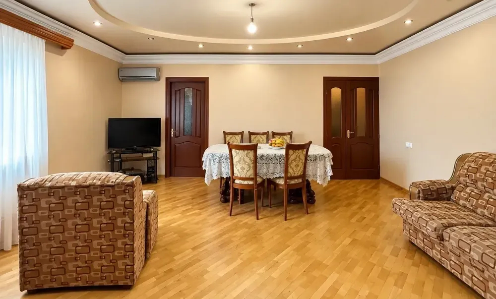 varcov-bnakaran/4-senyakanoc/Komitas+Ave/Arabkir/Yerevan
