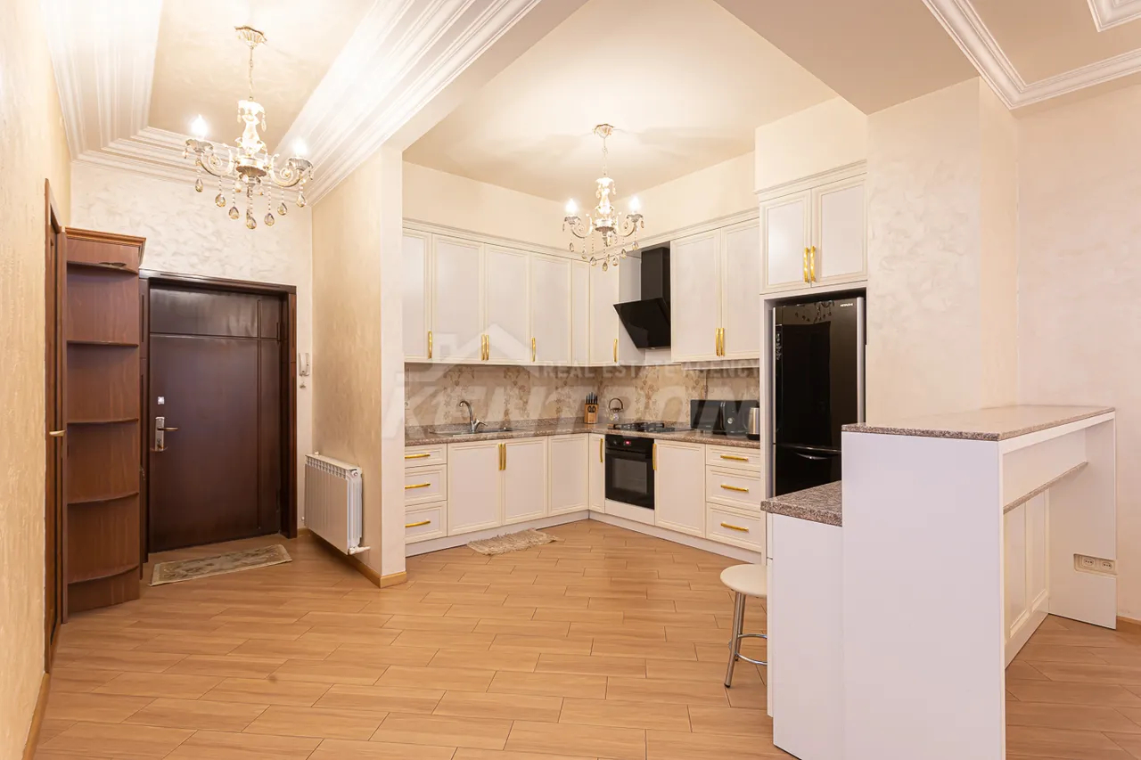 Снять 2 комнатную квартиру Арам ул, Центр Ереван, 159490