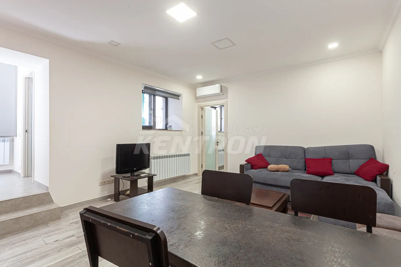 House for sale Fizkulturnikner St, Center Yerevan, 157324