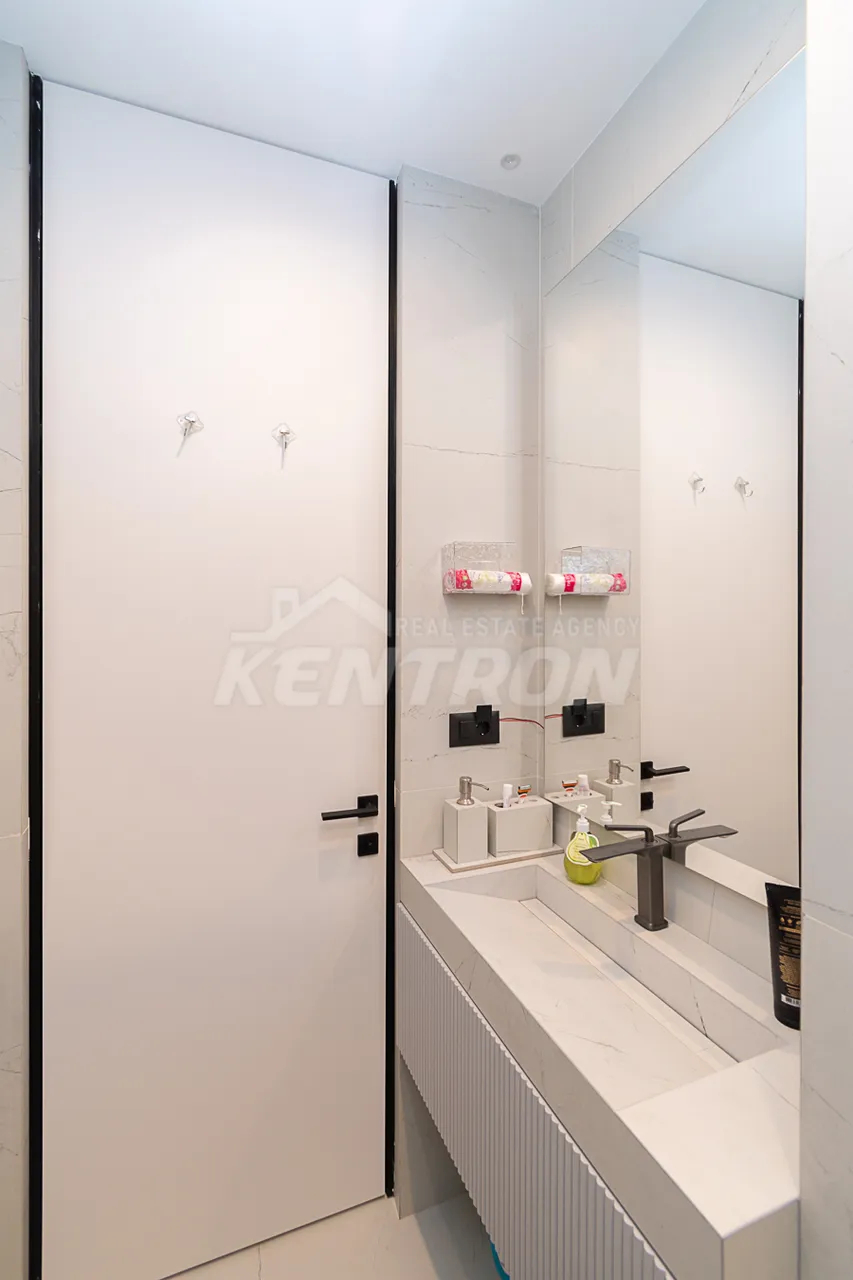 3 bedroom apartment for sale M.Khorenatsi St, Center Yerevan, 161800