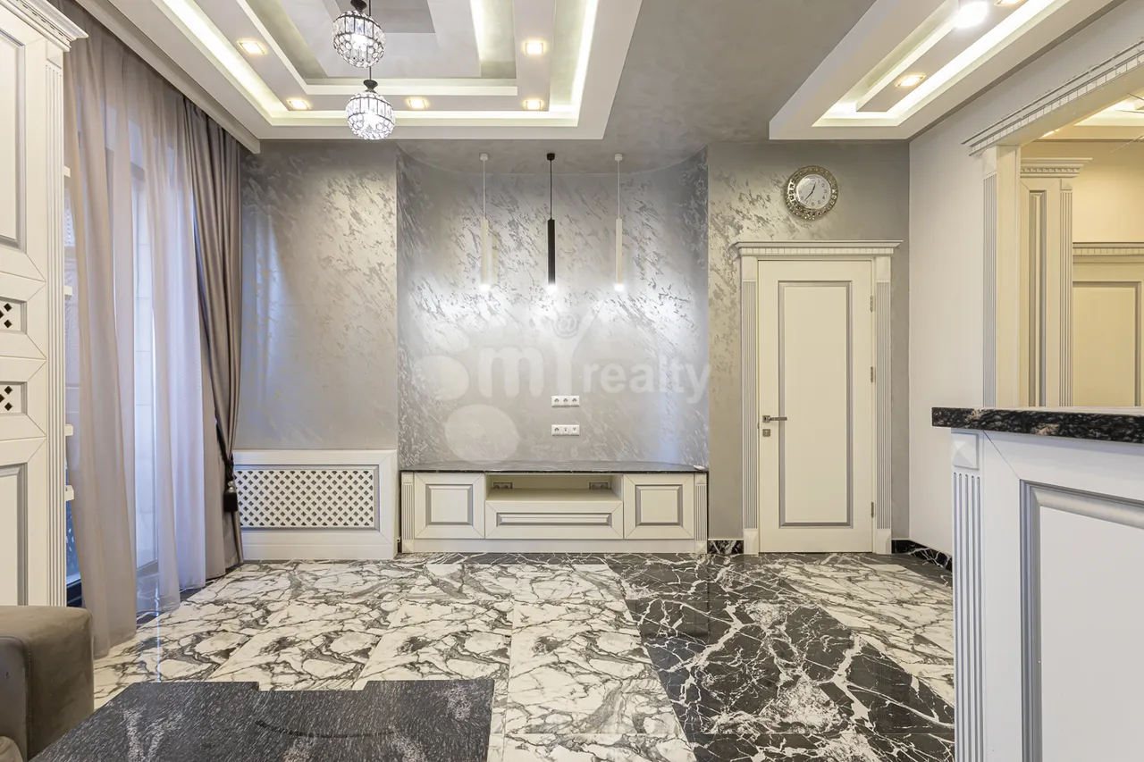 Купить 2 комнатную квартиру Бузанд ул, Центр Ереван, 159984