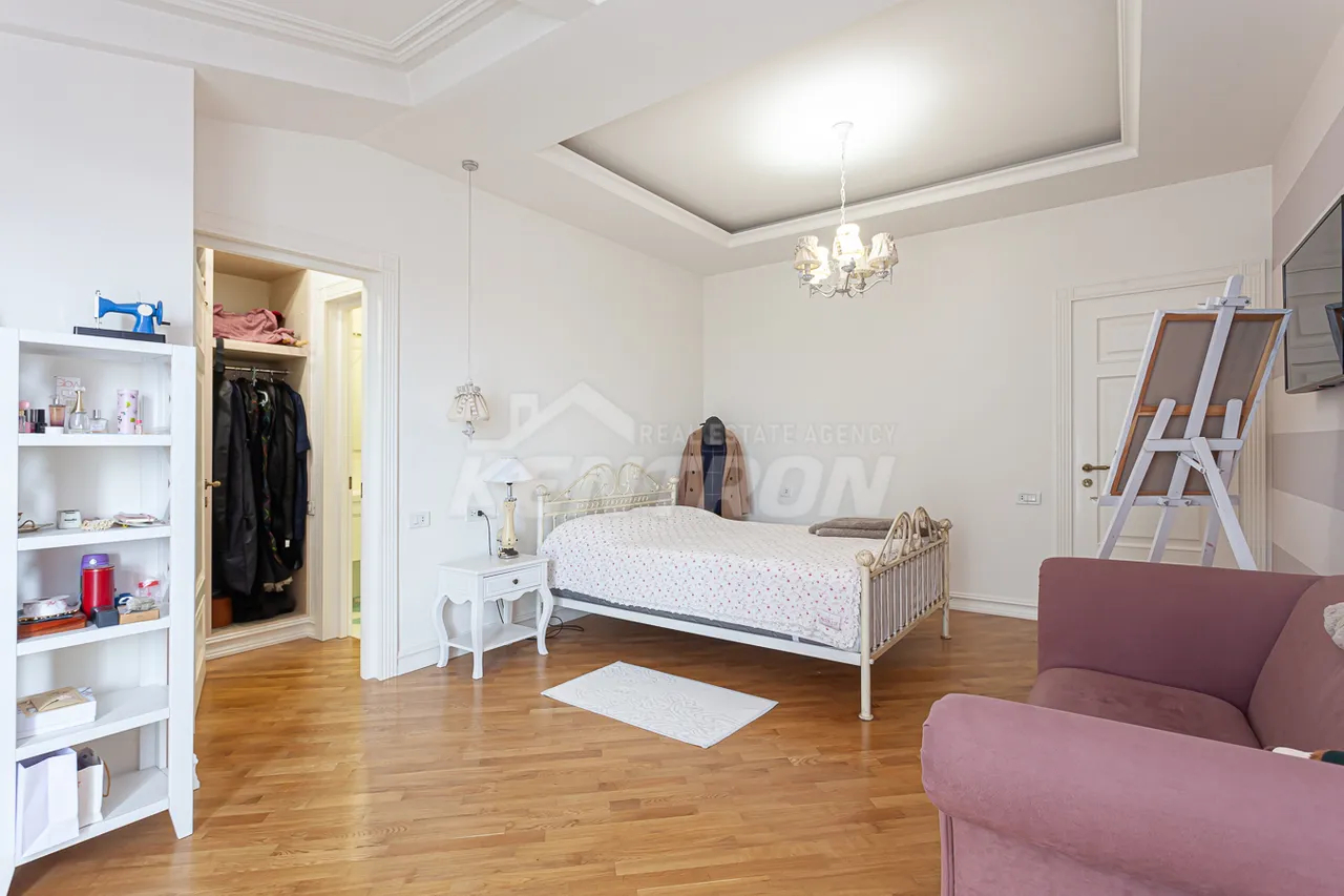 5 bedroom apartment for sale V.Vagharshyan St, Arabkir Yerevan, 159689