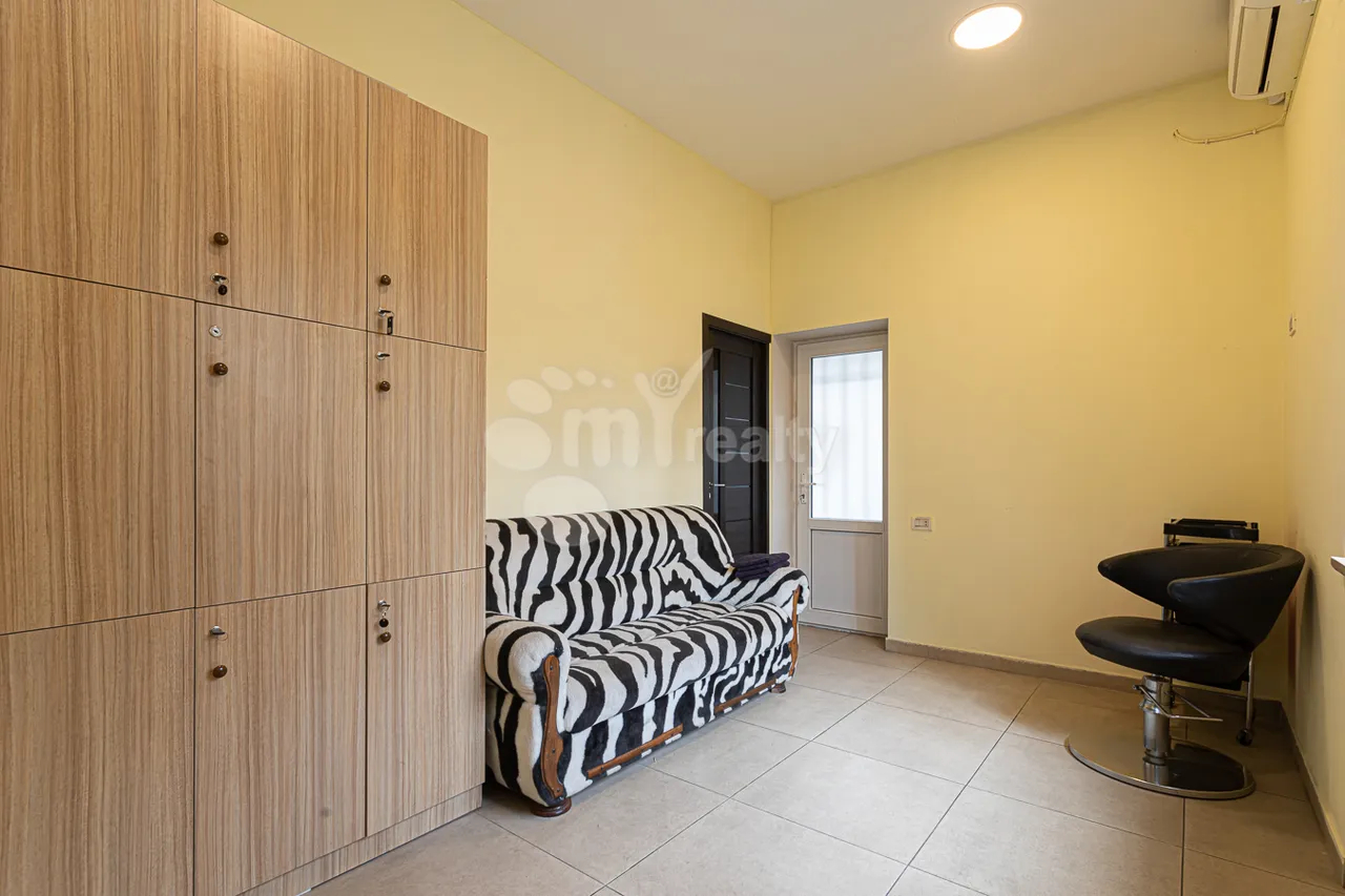 Commercial property for sale Mashtots Ave, Center Yerevan, 158298