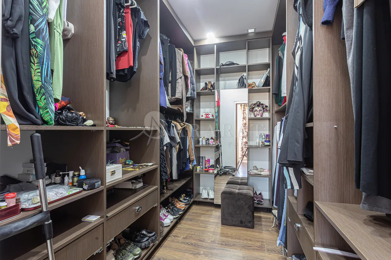 House for sale Lusinyants street, مرکز شهر ایروان, 157387