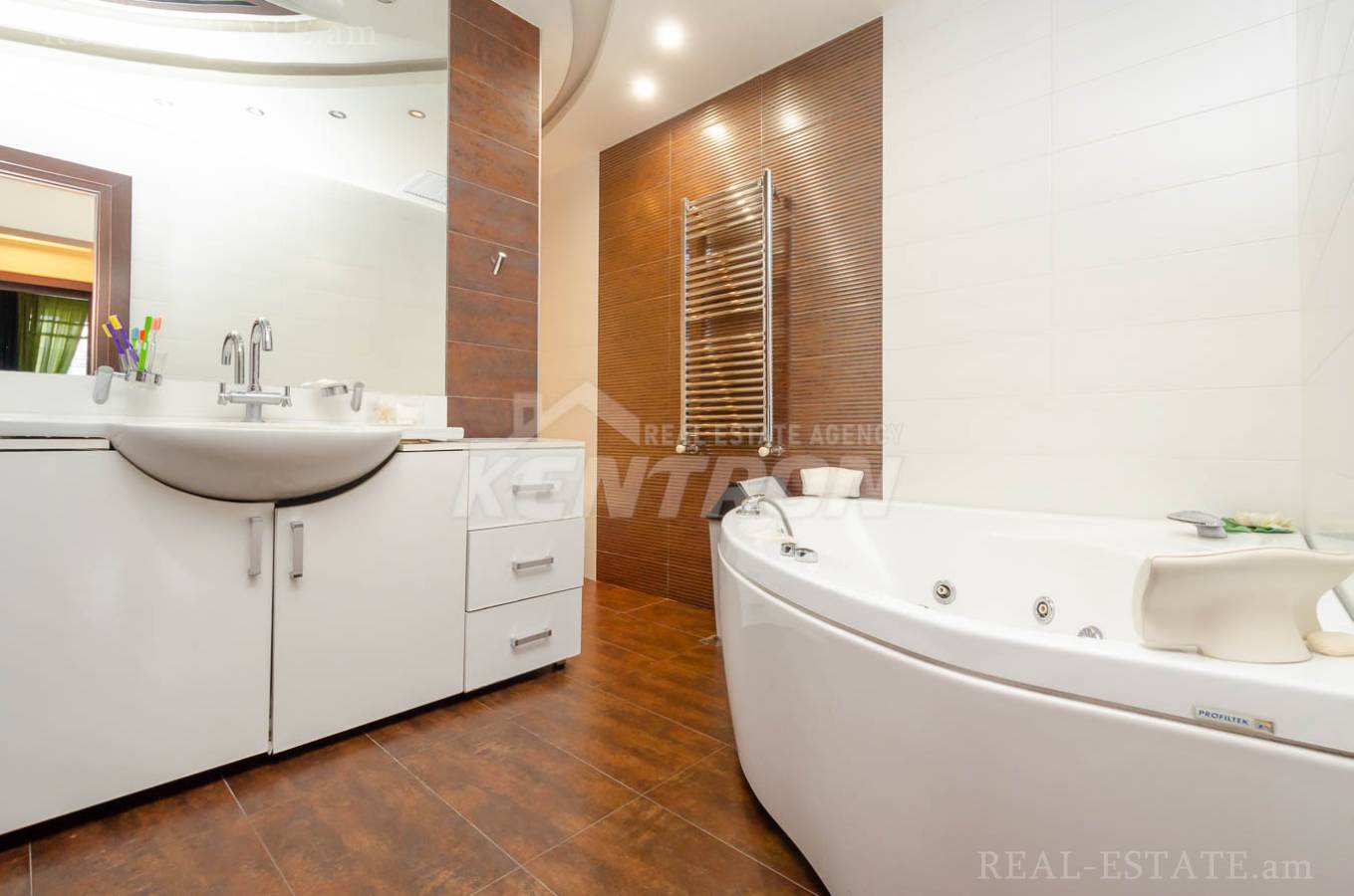 3 սենյականոց բնակարան  Եկմալյան փող, Կենտրոն Երևան, 139925