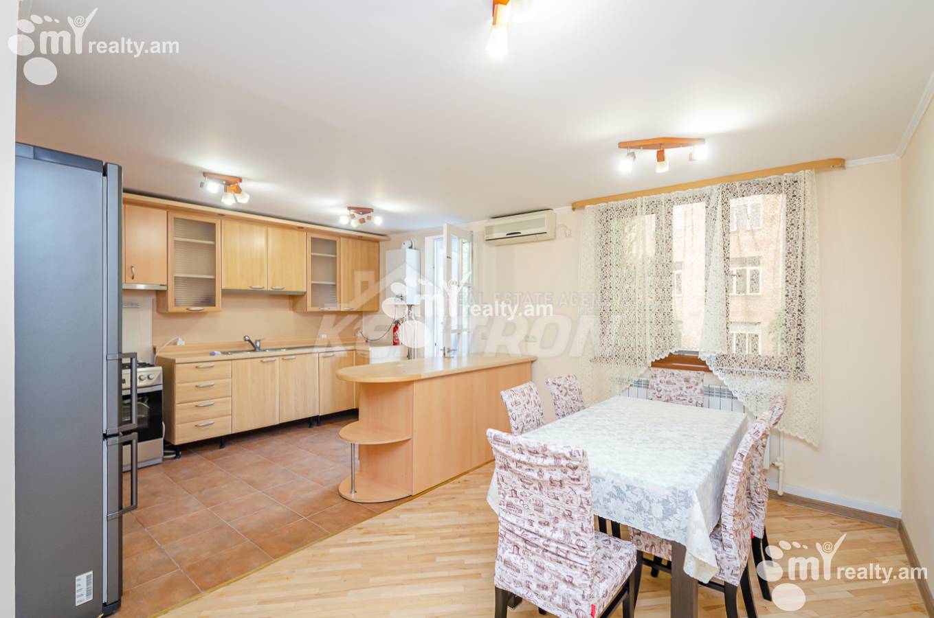 3 bedroom apartment for rent Mashtots Ave, Center Yerevan, 153111