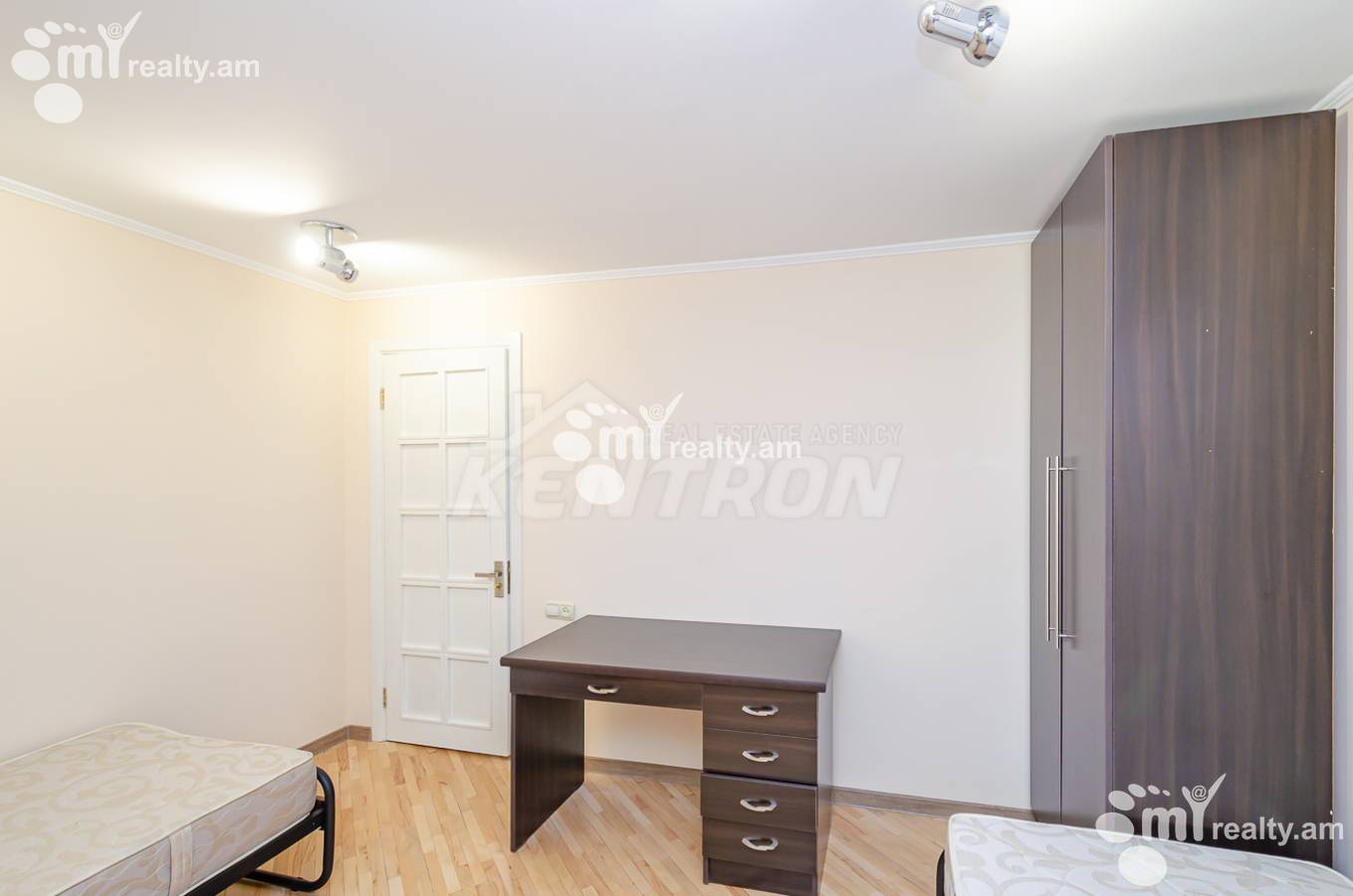 3 bedroom apartment for rent Mashtots Ave, Center Yerevan, 153111