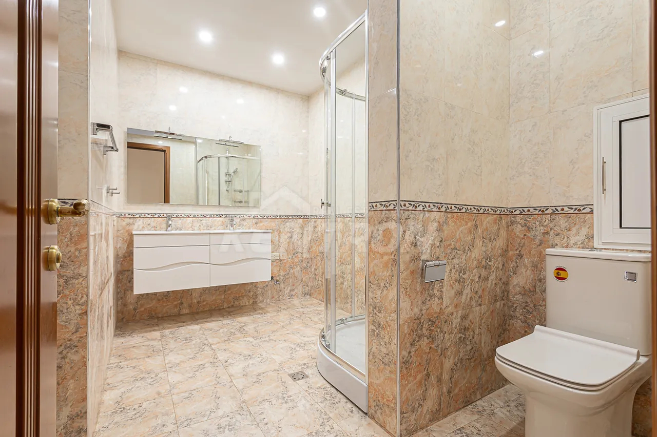 4 bedroom apartment for sale Vardanants St, Center Yerevan, 157556