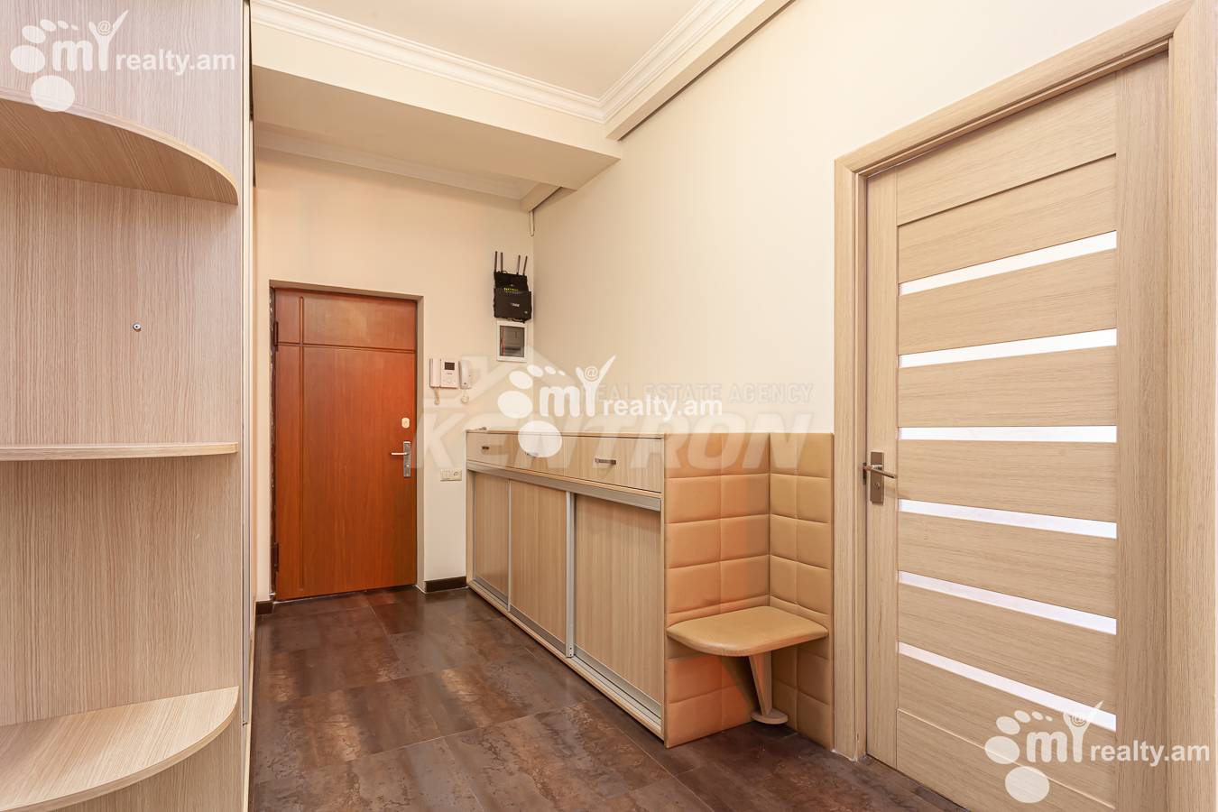3 սենյականոց բնակարան վարձով Արամի փող, Կենտրոն Երևան, 156057