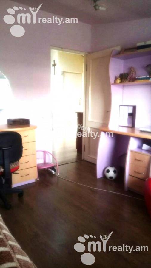 3 սենյականոց բնակարան  Մոսկովյան փող, Կենտրոն Երևան, 142743