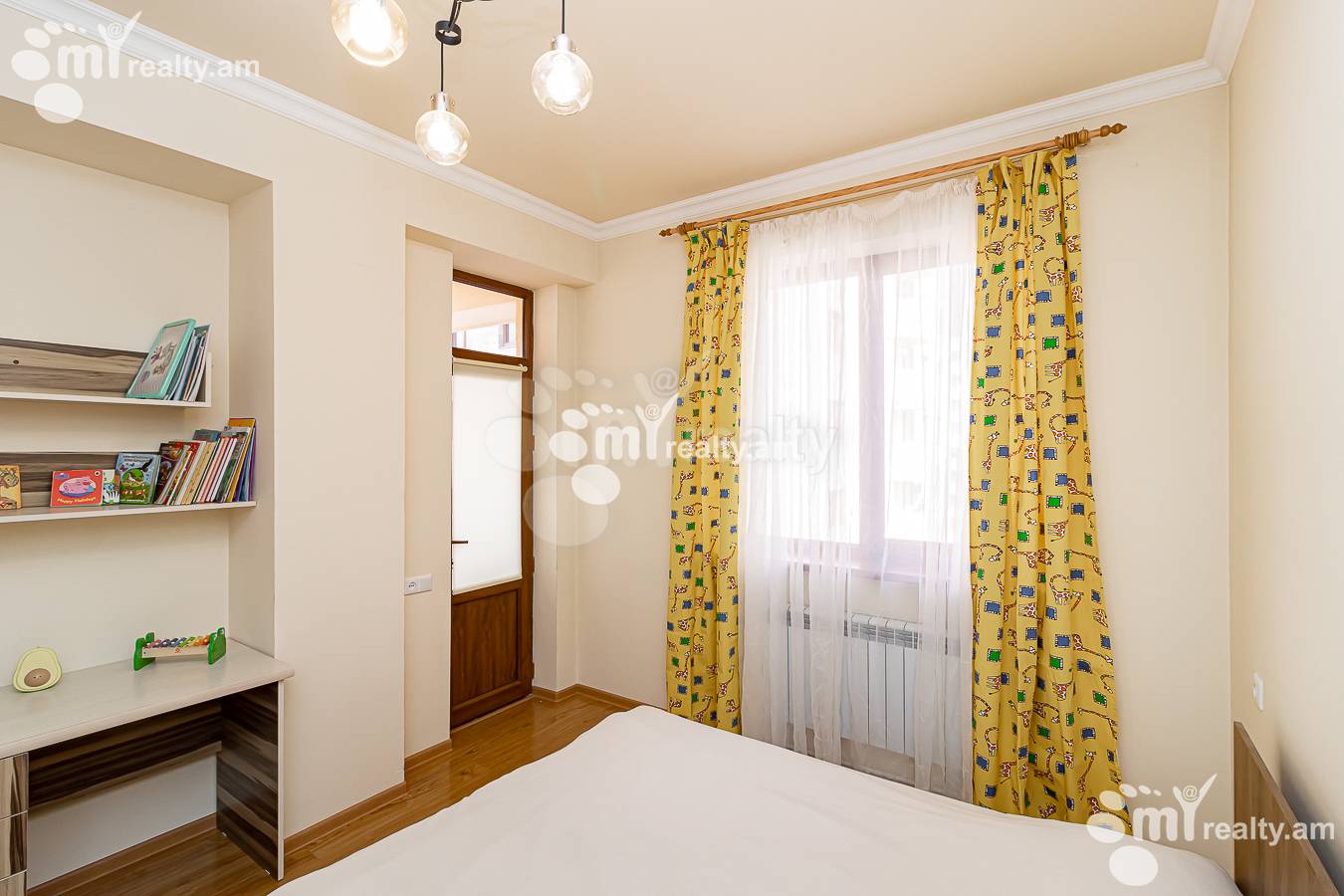 3 սենյականոց բնակարան  Ծարավ Աղբյուրի փող., Ավան Երևան, 148129