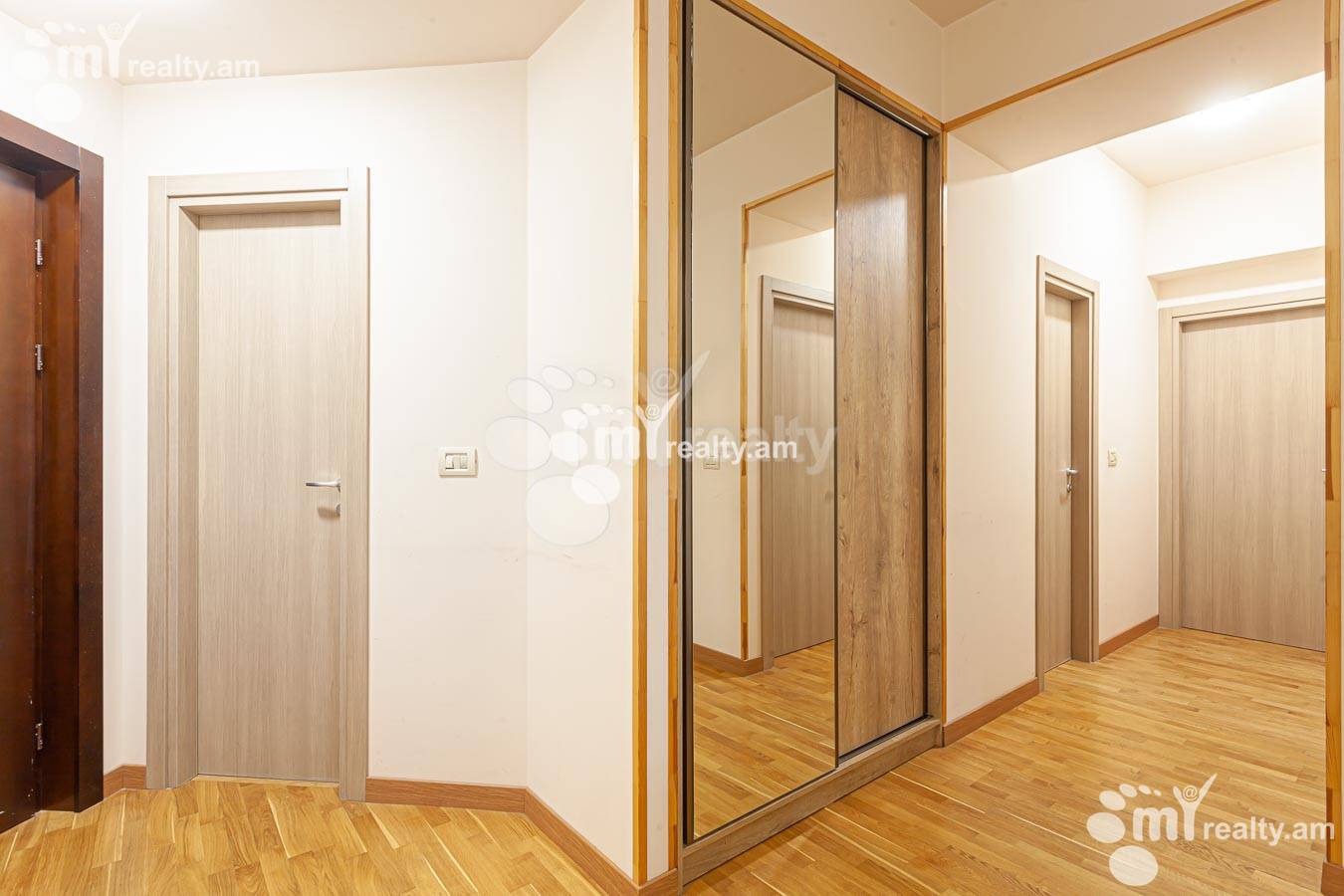 3 bedroom apartment for rent Leo St, Center Yerevan, 155442